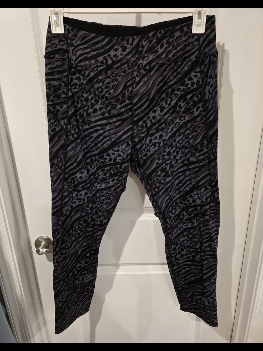 VS PINK Sport cheetah print leggings